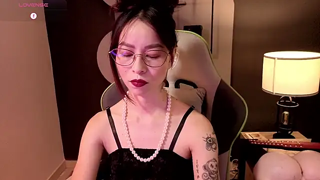 rosse_98_'s Live XXX Chat