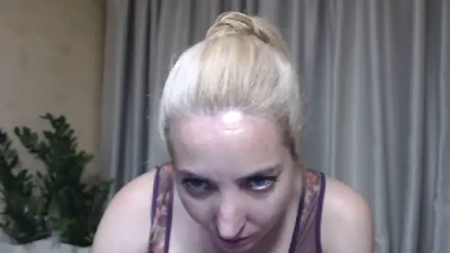 Show de sweetpussy na webcam
