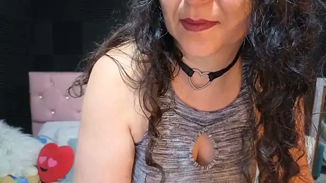 Chat +18 de katifoxx ao vivo