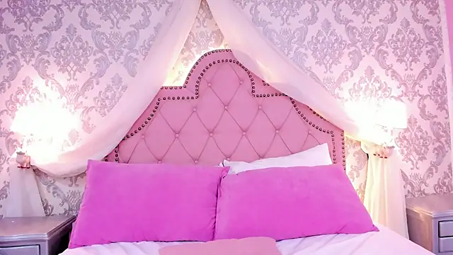 ScarletMore's Live XXX Chat