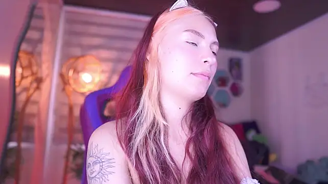 Chat +18 de Rebecah_1 ao vivo