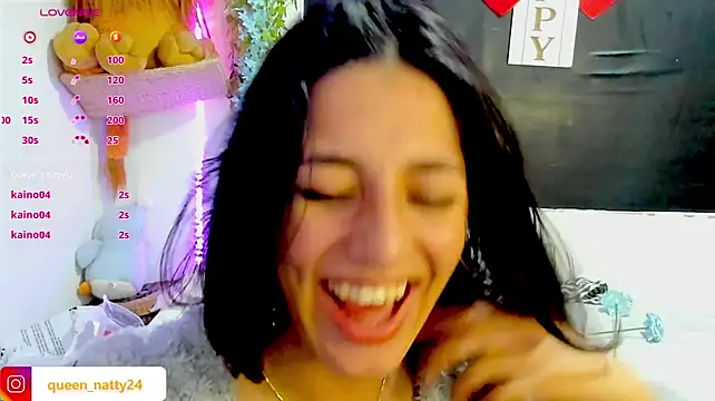 queen-natty Adlı Modelin Canlı XXX Sohbeti