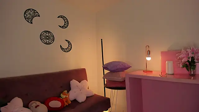 צ'אט XXX בשידור חי של Hey_lucy__