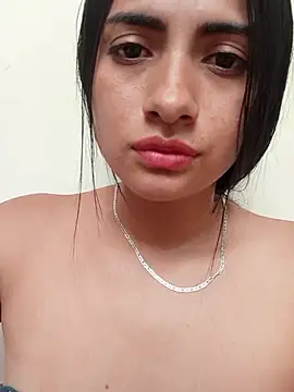Chat +18 de DaniellaGiraldo ao vivo