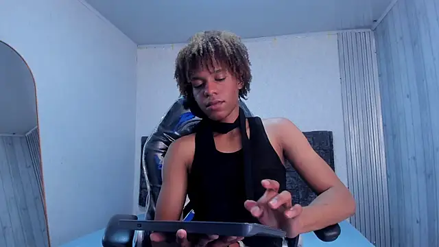 luccas_lowee Webcam-Show