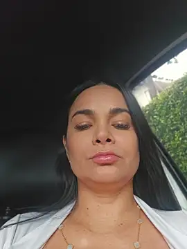 Chat +18 de CataleyaRusso ao vivo