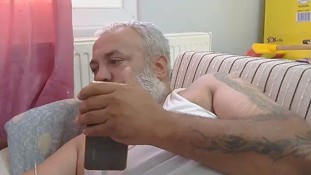 husoizmir Adlı Modelin Canlı XXX Sohbeti