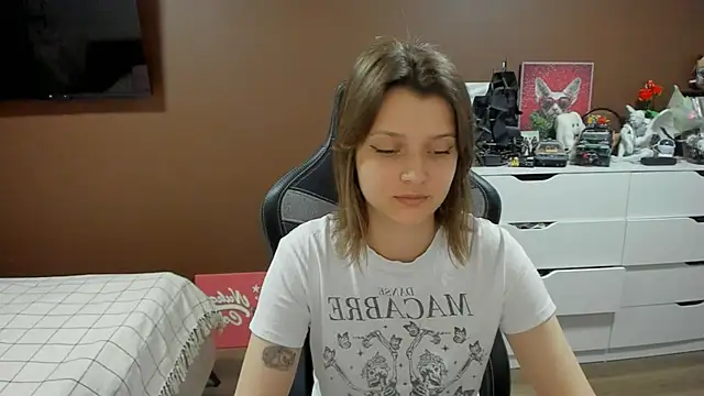 Chat +18 de SoniNesti ao vivo