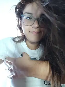 Chat +18 de MiaMillers28 ao vivo