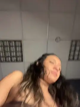 SinSirenXXX Adlı Modelin Canlı XXX Sohbeti