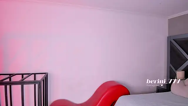 AmberiniHoffman's Live XXX Chat