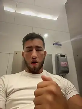liam_bronw Adlı Modelin Canlı XXX Sohbeti