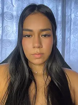 Chat +18 de ALANAH_KITTY ao vivo