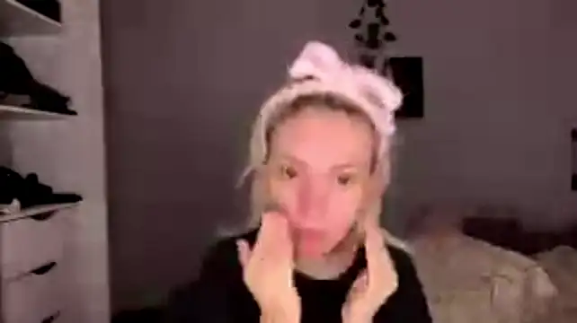 CoralBarra's Live XXX Chat