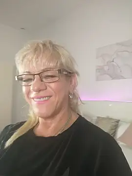 Chatroom XXX en direct de Anna_Coolidge