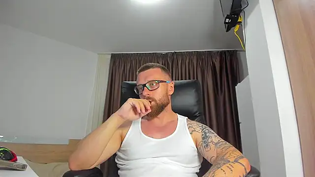 צ'אט XXX בשידור חי של Findom_guy