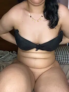 Putain_souzan Adlı Modelin Canlı XXX Sohbeti