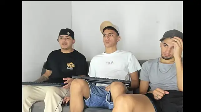 Chatroom XXX en direct de Charlie_Scorpion