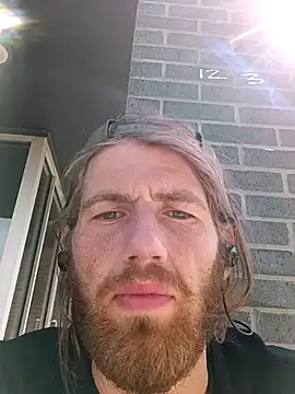 הופעת וובקאם של Explosive_andyy