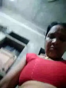 Chat XXX en directo de Loomaraj