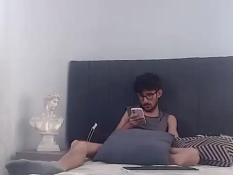 sasuke_bigcock 即時 XXX 聊天