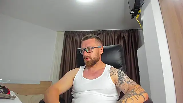 XXX chat uživo modela Findom_guy