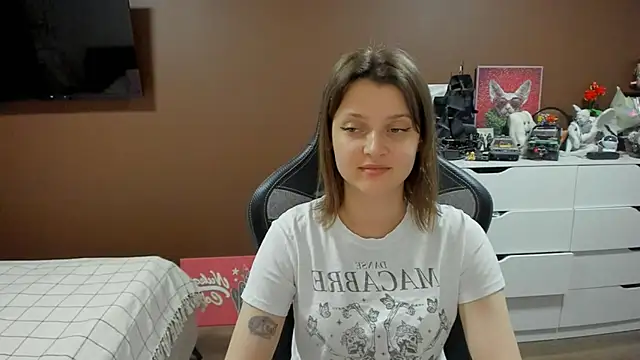 SoniNesti's Live XXX Chat