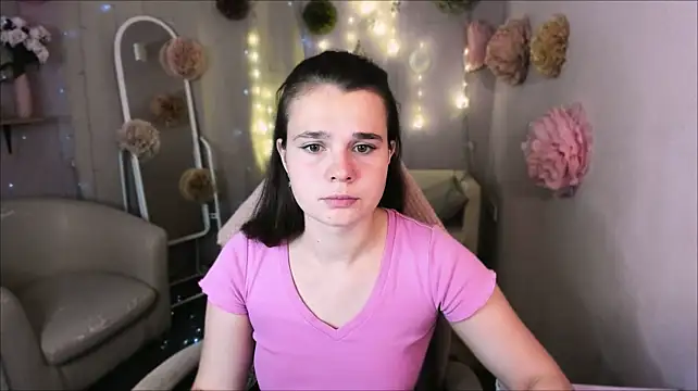 Kacey_Love Adlı Modelin Canlı XXX Sohbeti