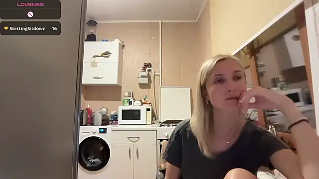 XXX chat uživo modela AngelJeni