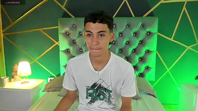 Chat +18 de Trevor_Spencer ao vivo