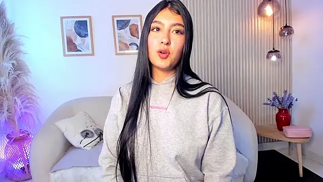 Chat +18 de Bella_rochee ao vivo