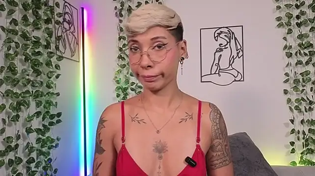 Chat +18 de MiaMorgan_ ao vivo