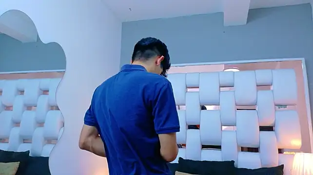 TaylerCruzのウェブカメラショー