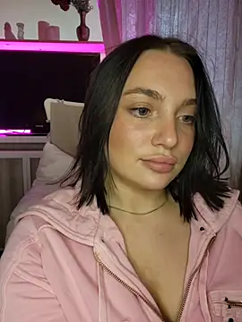 Chat +18 de LucyHotty_ ao vivo