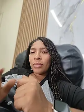Chat +18 de DannaBerry ao vivo