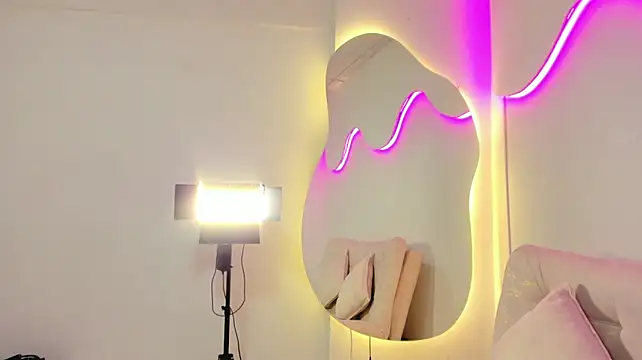 Chat +18 de VenusBlazzer ao vivo