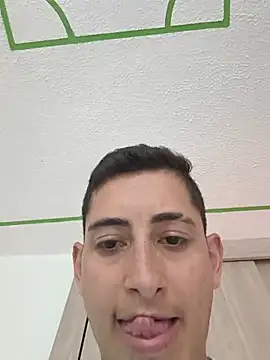 XXX chat uživo modela Tiger_cryad