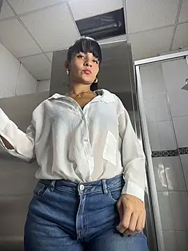 Chat XXX ao vivo de LuxeBrunetteXXX