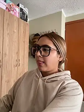 Chat +18 de Miabonnett_ ao vivo