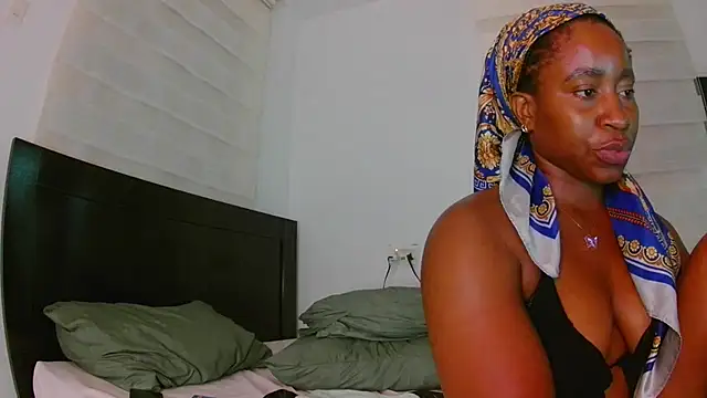 Chat +18 de MISSMAYSROOM ao vivo