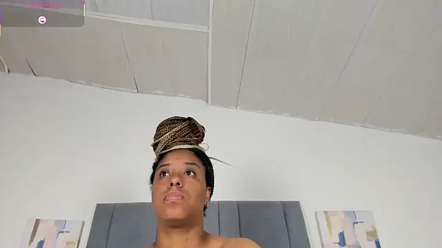 Chat +18 de Sophia_Ebony ao vivo