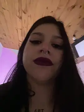 Show modela amazonaa9 na web-kameri