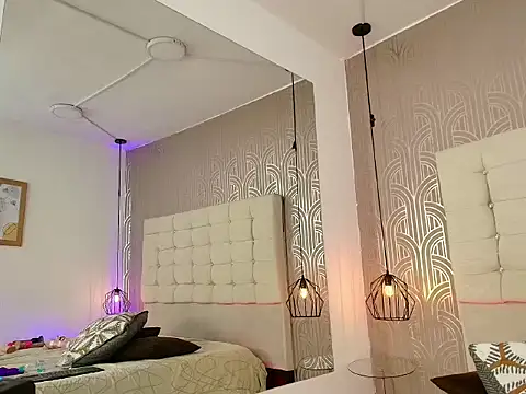 Онлайн чат XXX Ariana_CellFg