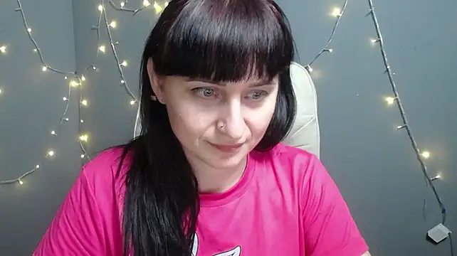 NinaFlawlees 现场XXX聊天