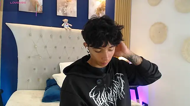 Aiden_Rivers_ élő XXX-chatje
