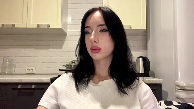 IsabellaQiueen Adlı Modelin Canlı XXX Sohbeti