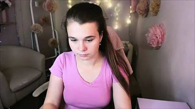 Kacey_Love Adlı Modelin Canlı XXX Sohbeti