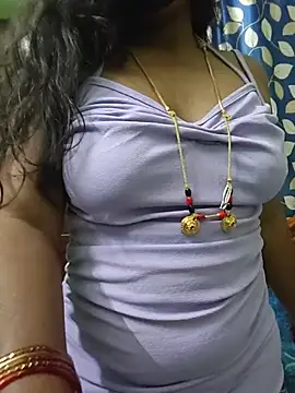 sexyhottelugu Adlı Modelin Canlı XXX Sohbeti