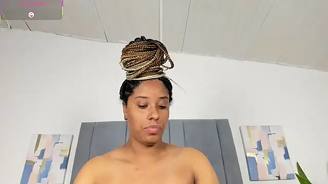 Sophia_EbonyのライブXXXチャット