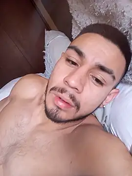 Show modela Taylor_DiamondBoy na web-kameri